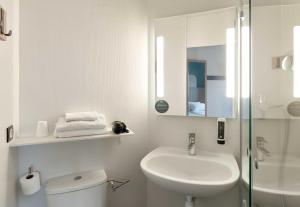 Hotels B&B HOTEL Noisy-le-Grand : photos des chambres