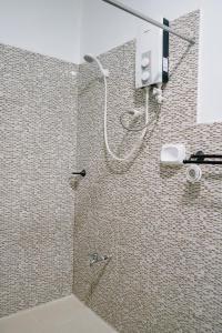 Central & Serene 1-Bedroom Stay with Breakfast