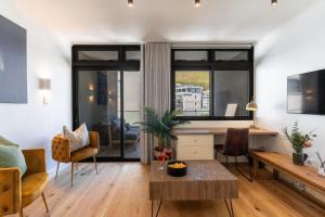 Jade Views Sea Point - Studio, pvt balcony, views