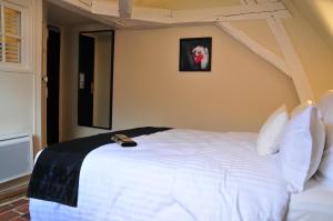 Hotels Les Glycines Vezelay : photos des chambres