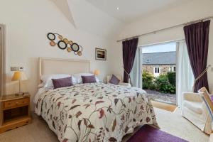 Comfort Double Room room in Canaston Oaks