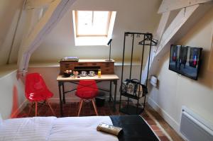 Hotels Les Glycines Vezelay : photos des chambres