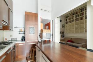 GuestHost - Welcoming Ground-Floor Apartment with Loft