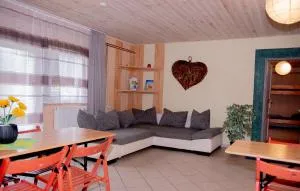 Hostel Waldhaus am Ferienpark Gruppenhaus - Neubrandenburg