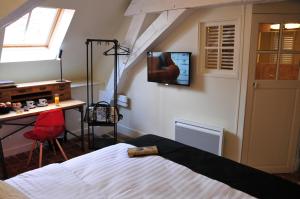 Hotels Les Glycines Vezelay : photos des chambres