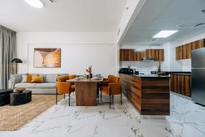 Private Beach 1BR-Yacht Club-Work Space-Pool-Gym