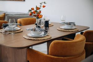 Private Beach 1BR-Yacht Club-Work Space-Pool-Gym