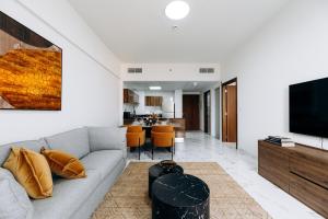 Private Beach 1BR-Yacht Club-Work Space-Pool-Gym