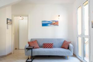 GuestHost - Livorno Modern Apartment with Balcony!