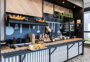 Hotels B&B HOTEL Lille Grand Stade : photos des chambres
