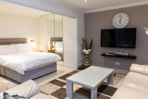 One-Bedroom Apartment room in Marylebone Village Apartments