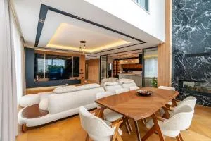 5-Bedroom Villa with Pool & Sauna - Yukarıkaraman