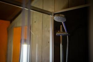 Tentes de luxe Camping Domaine le Peyral - Le Papillon Lodge : photos des chambres