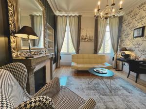 Hotels Chateau de Challanges : photos des chambres