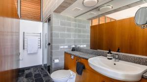 The Bach Pearl Beach-Absolute Beachfront , Late Check Out