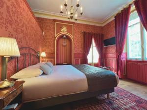 Hotels Chateau de Challanges : photos des chambres