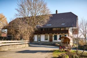 Uelis-Stöckli-Gästezimmer auf Bauernhof mit Billiard und Alpakatrekking