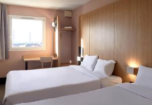Hotels B&B HOTEL Orly Chevilly-Larue - Nationale 7 : Chambre Triple - Non-Fumeurs