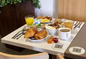 Hotels B&B HOTEL Orly Chevilly-Larue - Nationale 7 : photos des chambres