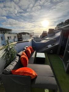 Brighton Central Stay sleeps 17 with sea views roof terrace