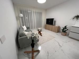 New and luxurious apartment central in Gravedona