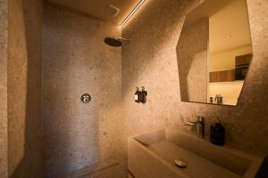Appartements Suite atypique - Jacuzzi privatif en centre ville de Cognac : photos des chambres