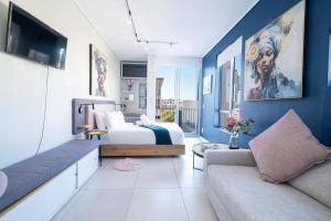 The Rose 506: Studio Apartment with Rooftop Pool