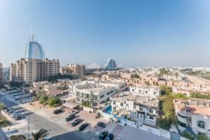 2BR with Balcony, Exclusive Amenities and Steps from Iconic Landmarks, Madinat Jumeirah Living Rahaal 2, Jumeirah