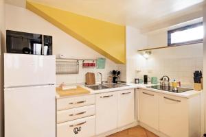 TrastevereHome - Secret Balcony in the Heart of Rome Trastevere