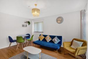 Spotless and large one bedroom flat Free parking Free wifi sleeps 3 Minutes away from NEC HS2 JLR Birmingham Airport