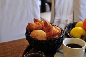 Hotels Les Glycines Vezelay : photos des chambres