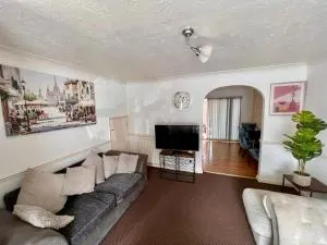 Bull Double bed in shared house - 北斯蒂福德