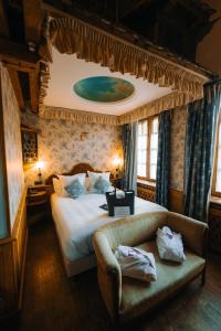 Hotels Les Violettes Hotel & Spa : photos des chambres