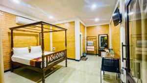 airport eco cottage