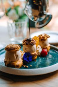 Hotels Les Violettes Hotel & Spa : photos des chambres