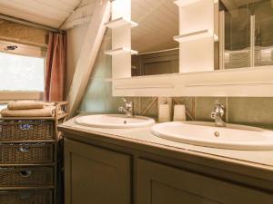 Maisons de vacances Au Petit Grammont - Magnifique batisse - 2 gites : photos des chambres