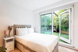 3 Bed Luxury Penthouse in Shoreditch