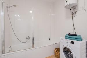 Marina Palace with Swimming Pool