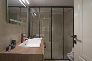 Denimou Home Luxurious 2BR Fully Equipped, Balcony