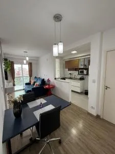 Apto Amplo com Ar Condicionado e Estacionamento - Vila Macuco