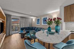 Town House Apartments