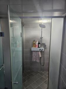 Mark Minbak 5th floor 602