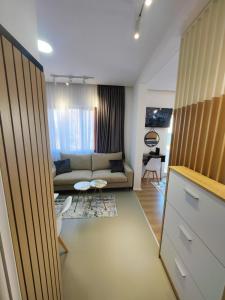 modern apartment in city center ,balcony with park & lake view