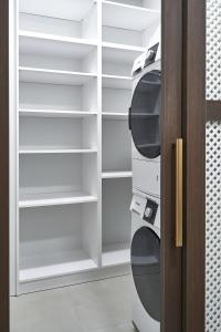 Three Golden Crowns Apartments