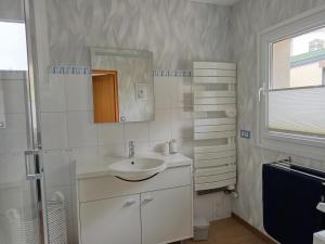 Maisons de vacances Gite 3 etoiles Le Charme Des Cerisiers 8 pers : photos des chambres