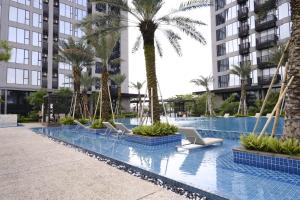 1BR apartment near MRT station