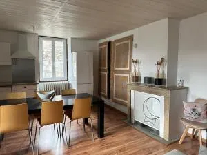 Bel appartement avec wifi à Noyarey - 圣埃格雷夫