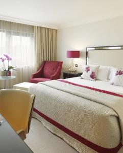 Hotel Linda Suites Near Delhi Airport