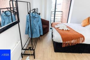 2-Bed Apt Sleeps 6 with Free Parking