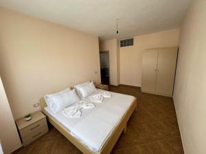 Leo Apartaments